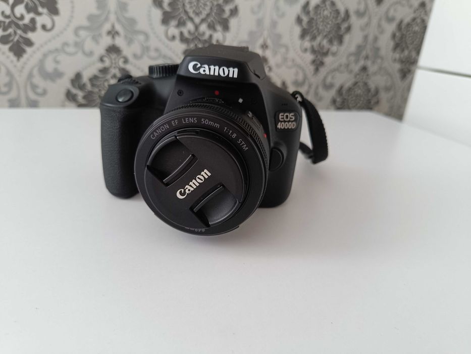Lustrzanka Canon Eos 4000 d