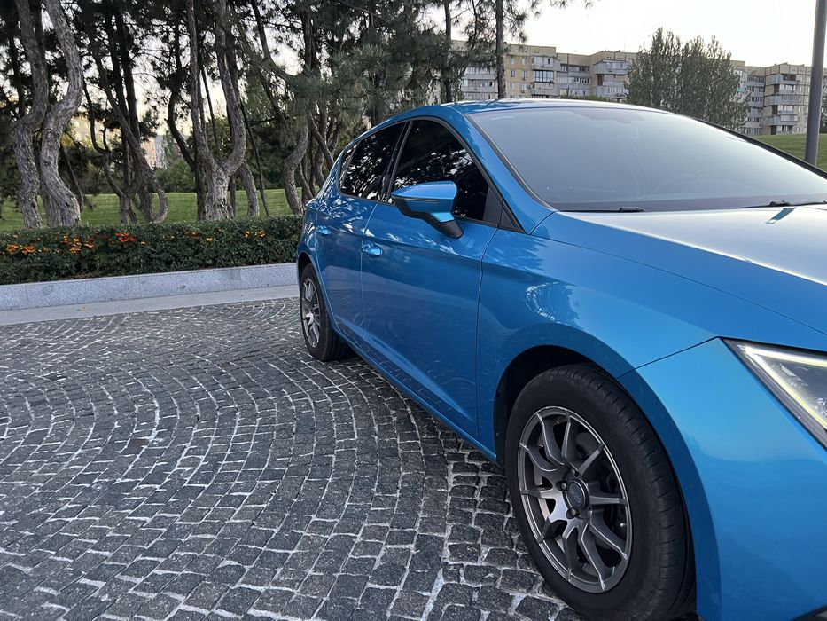 Автомобіль SEAT Leon 2015 року