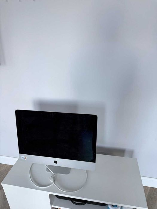 iMac 21.5" (Mid 2014)