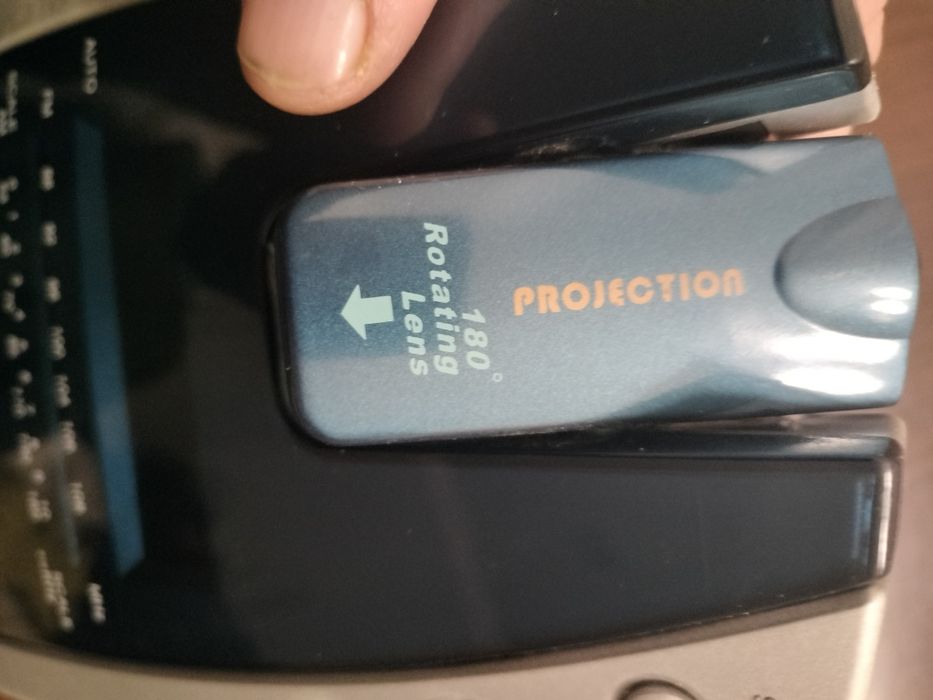 Radio MC onda  com projetor das horas