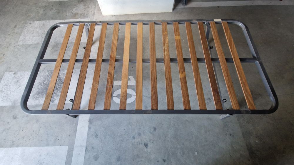 Sommier 190cm de comprimento x 90cm de largura