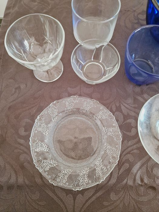Conjunto para sobremesas ou aperitivos pratos e taças