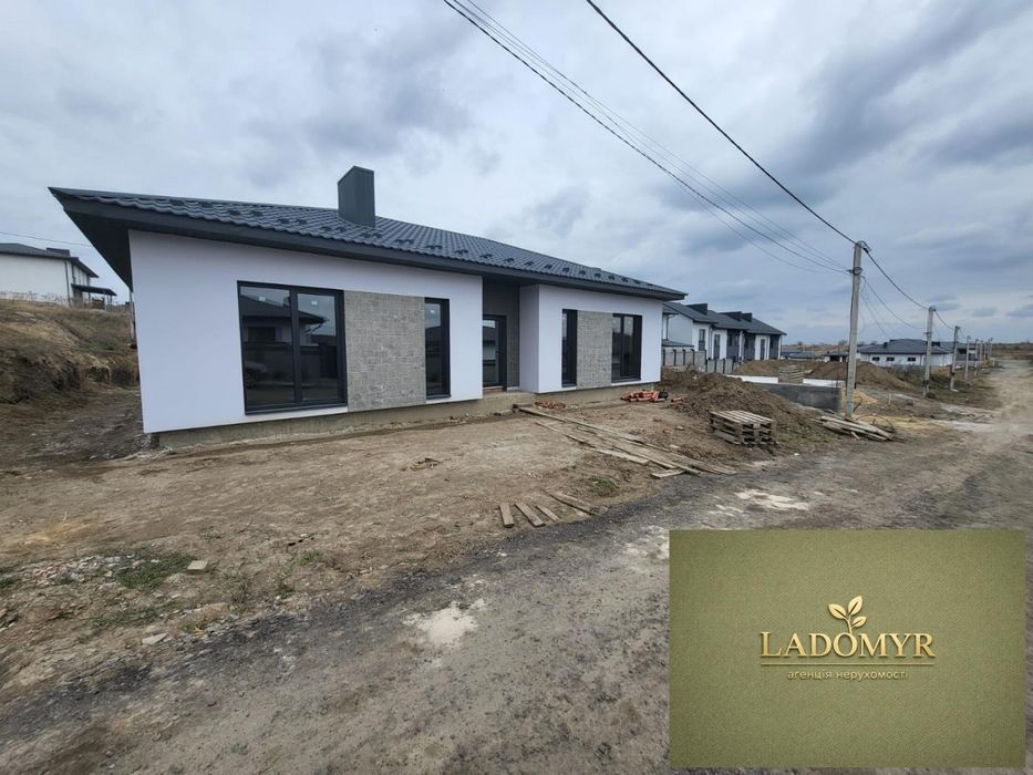 Продаж / Будинок / Масив Зоряний, Ювілейний, Рівне