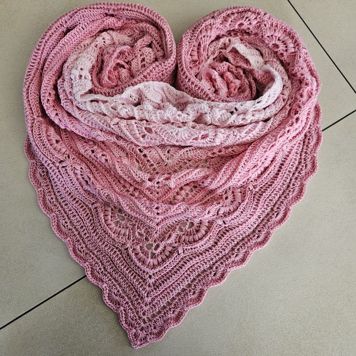 Chusta robiona na szydełku rękodzieło Handmade