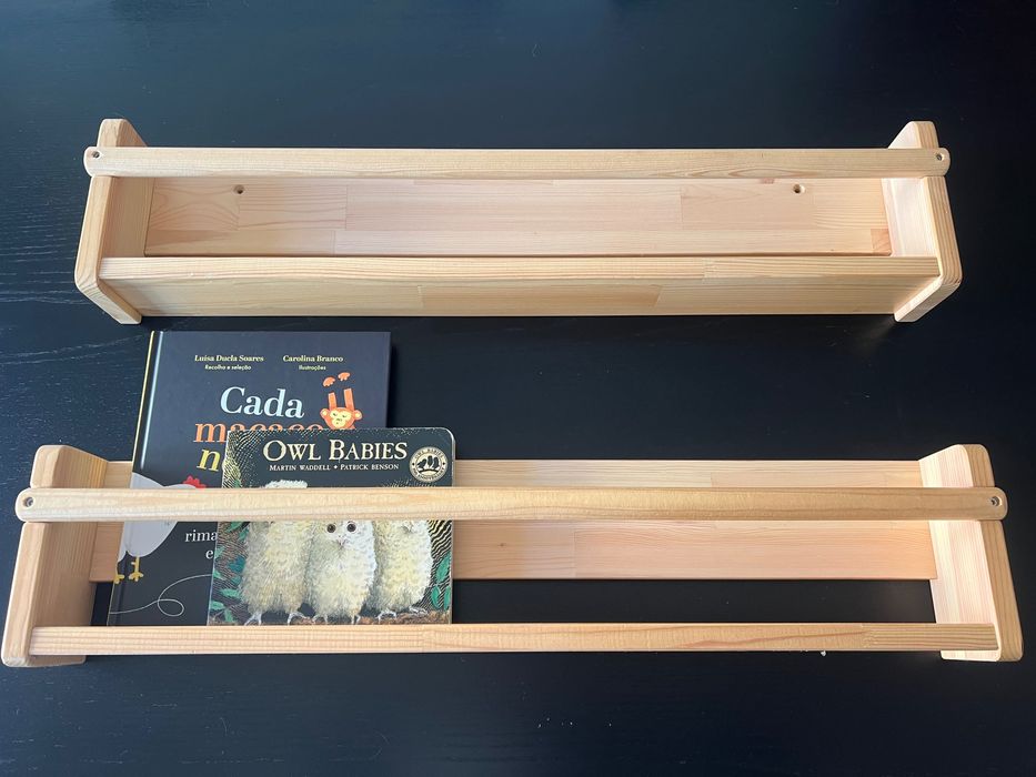 Arrumação parede/ prateleira livros IKEA