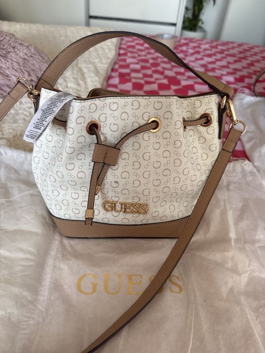 Vendo mala Guess, original, nao e replica
