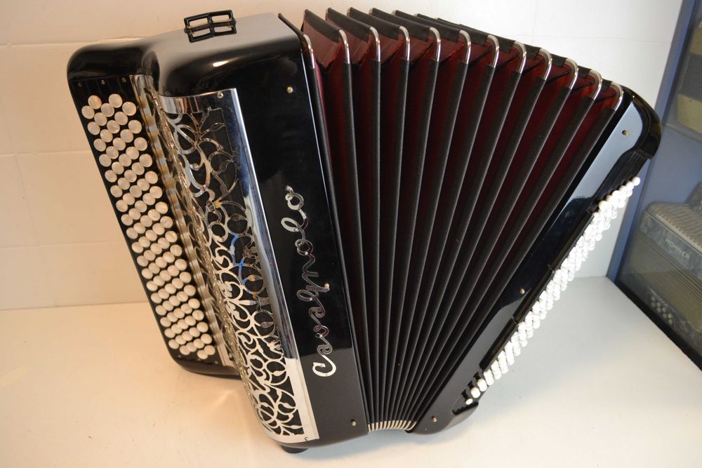 Acordeao Cavagnolo Vedeta 10 4 Voz.  N 315