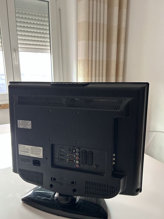 TV LG modelo 22LG3050