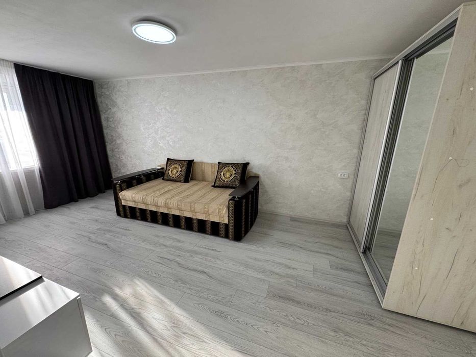 Здається світла та тепла однокімнатна квартира з чудовим розташуванням