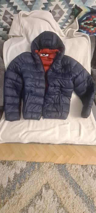 Kurtka pikowana granatowa lekka rozmiar  L , używana.