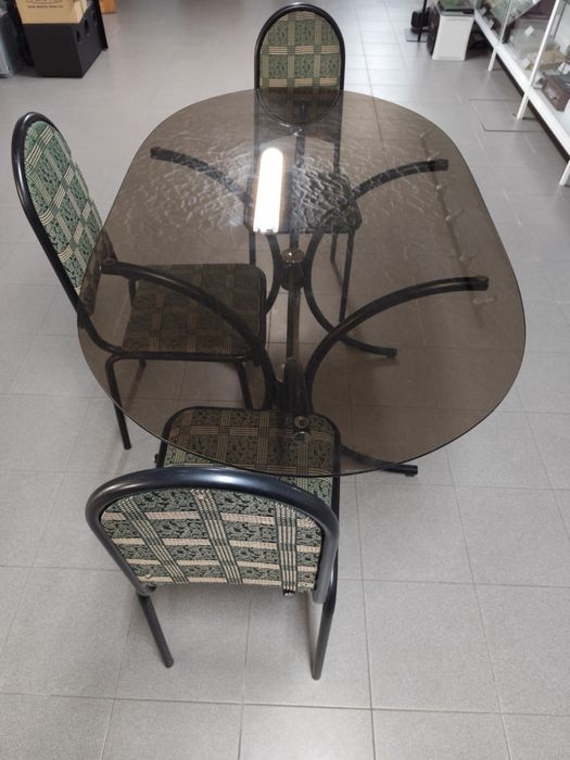 Mesa vidro e cadeiras