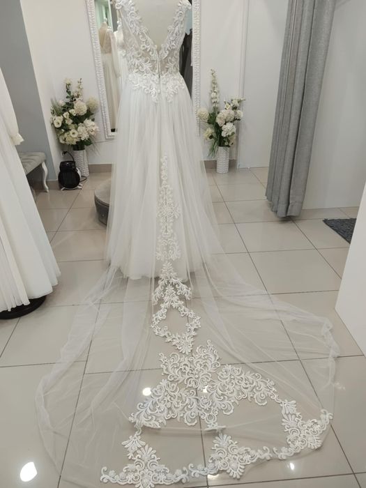 Suknia Ślubna powystawowa Meery