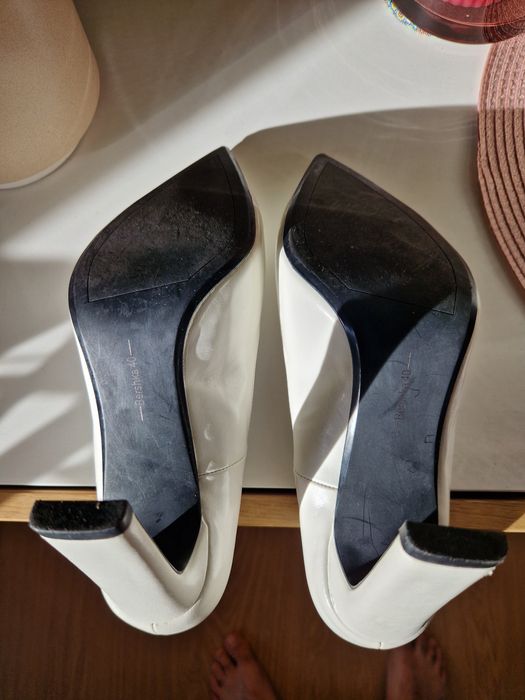Czólenka Bershka 40 białe stabilne