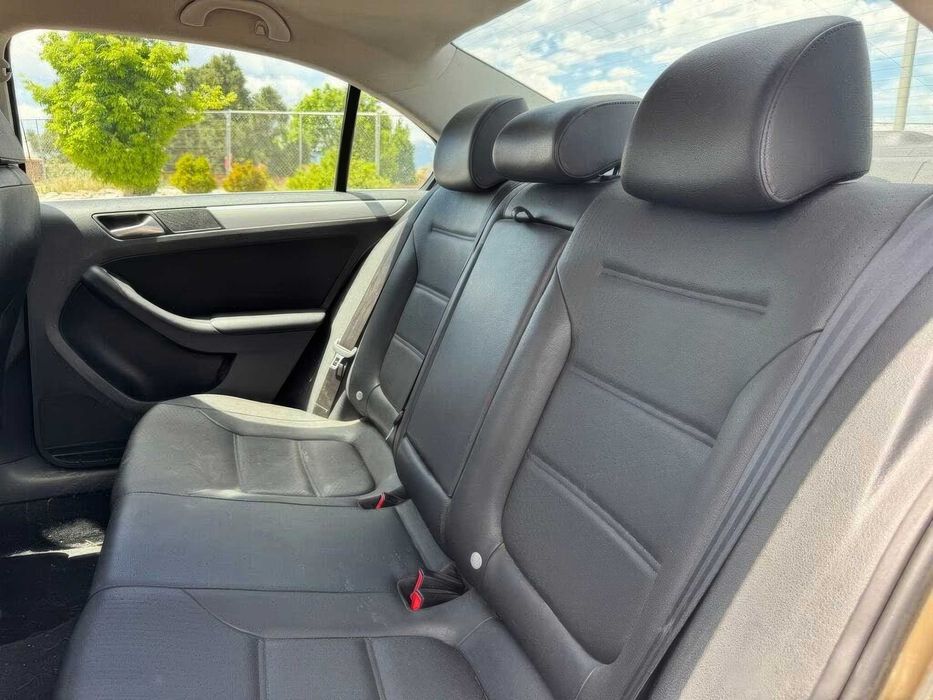 Volkswagen Jetta Se      2013
