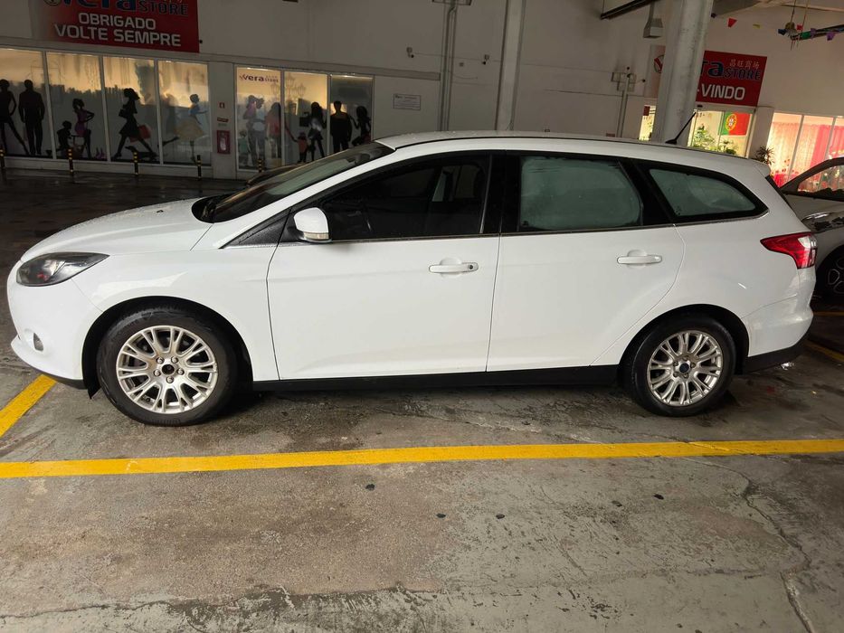 OPORTUNIDADE – Ford Focus SW 1.6 TDCi | 2012