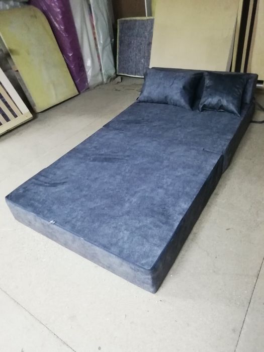 Безкарскасний диванчик