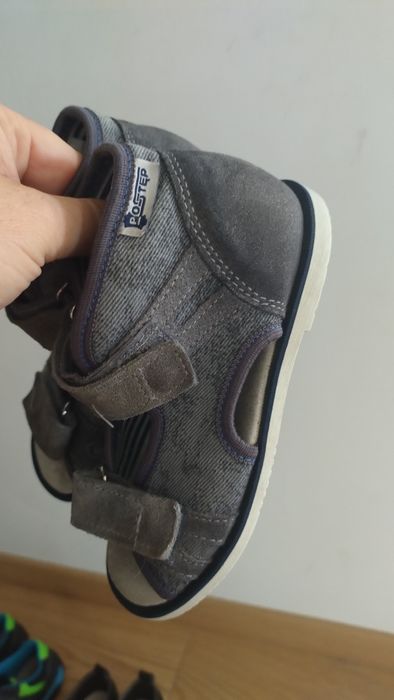 Buty chłopięce superfit kapcie klapki buty na rzepy 26 27