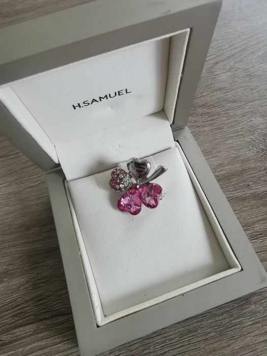 Nowa! Broszka w kształcie kwiatka