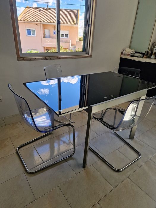 Mesa e Cadeiras de Cozinha