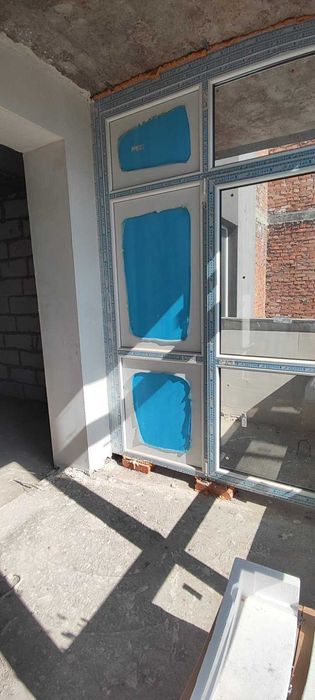 Продаж 1к квартири 39.9 кв. м на вул. Нижня Берегова 1Б