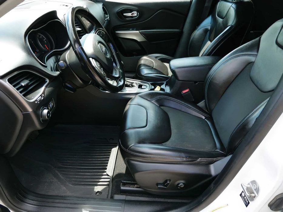 Jeep Cherokee Latitude Plus 4x4      2021