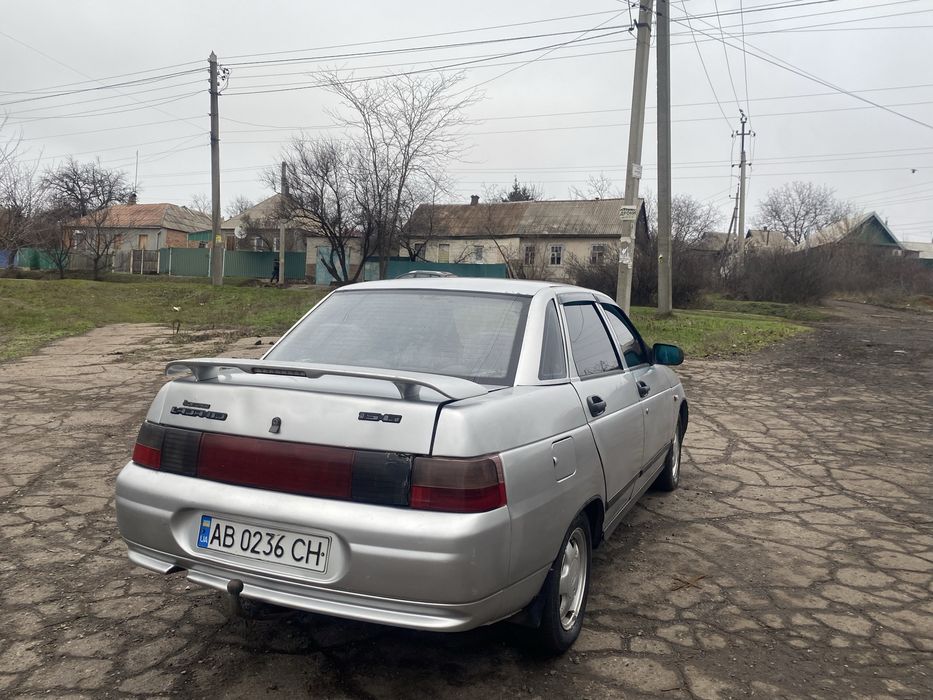 Продам 2110 в хорошэм сотояние на полном ходу 8 клап инжэктор