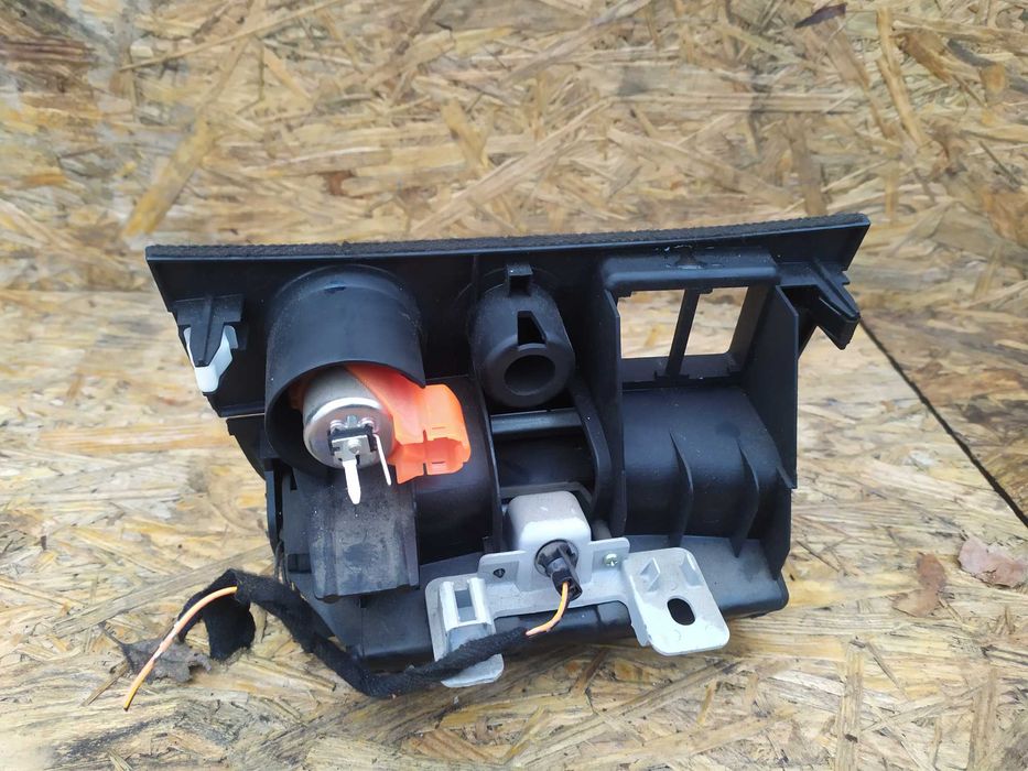 Пепельниця Попільничка Мазда 3 Mazda 3 Bk 1.6 Z6 2003-2009