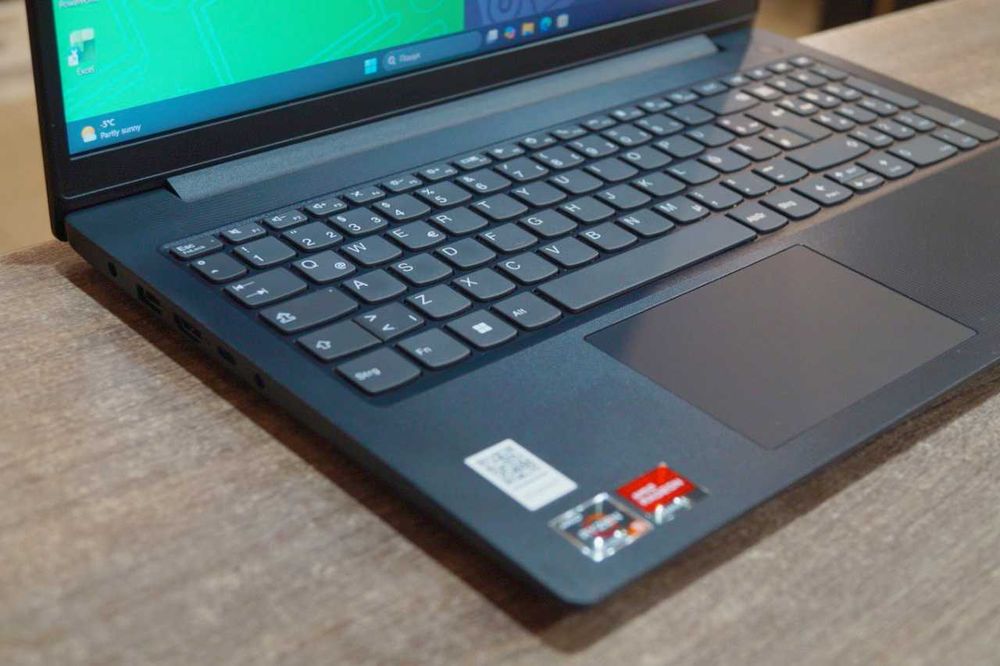 ГАРАНТІЯ Lenovo (FullHD/Ryzen 5 7520U/RAM 8ГБ LPDDR5/SSD 512ГБ)TVOYO