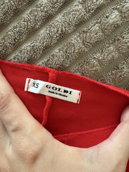 Жіноча червона сукня xs міді сукня goldi