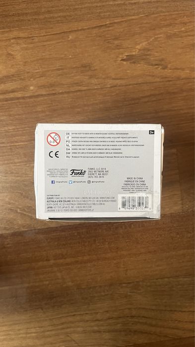 pop figure eleven burger t-shirt  718 stranger tgibgs