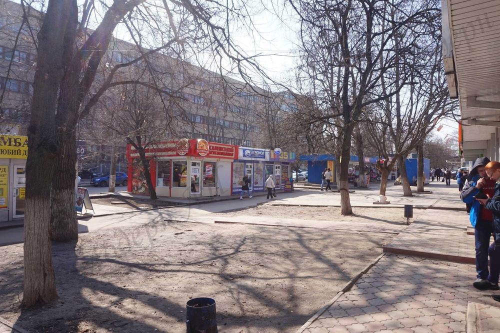 Магазин у центральному місці на Жуковському Харків оренда