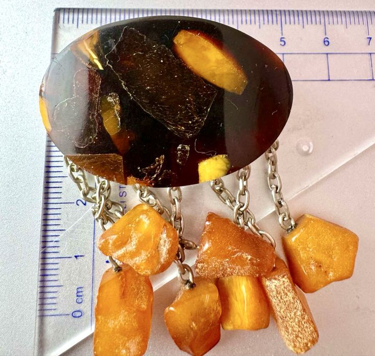 Винтажная брошь. Балтийский янтарь