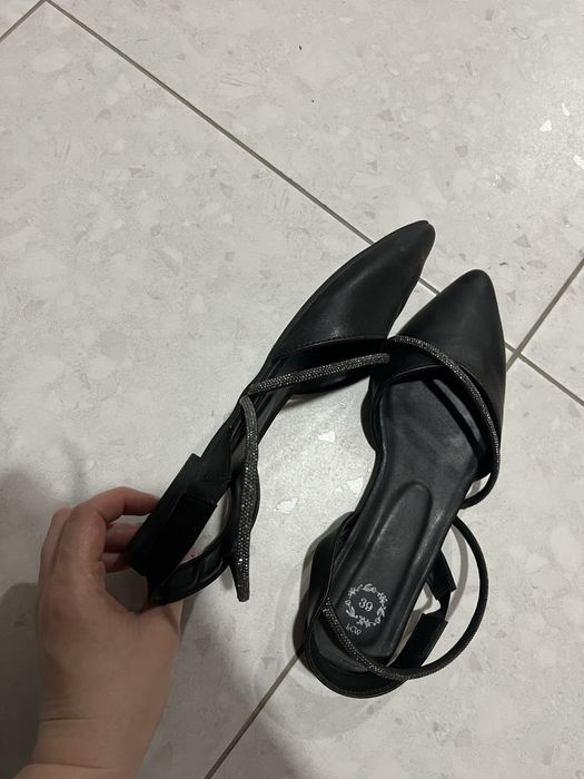 Взуття чорне )))