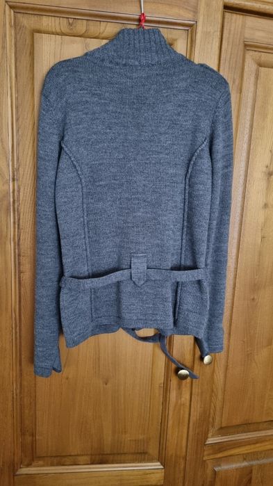 Casaco de malha, tamanho M, da marca Decenio.