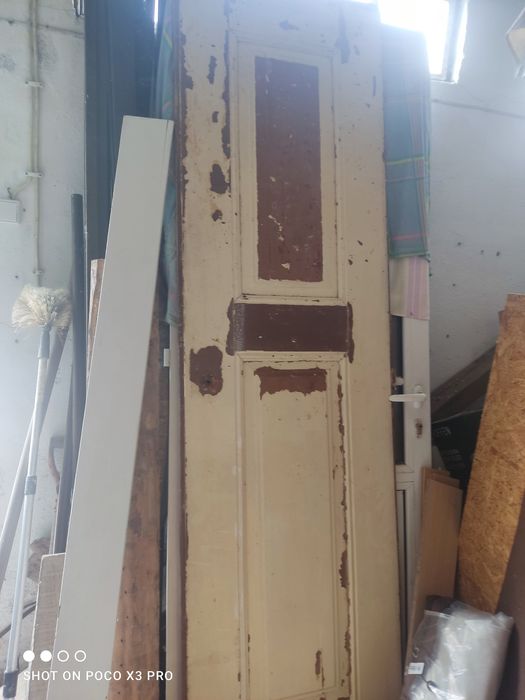 Porta antiga de madeira