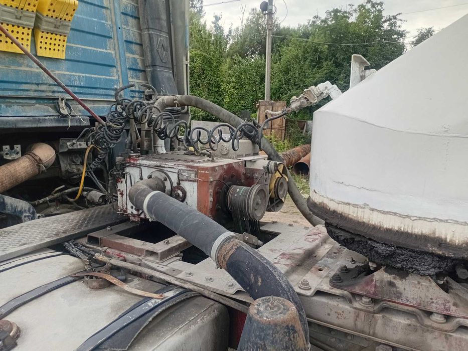 Цементовоз напівпричіп