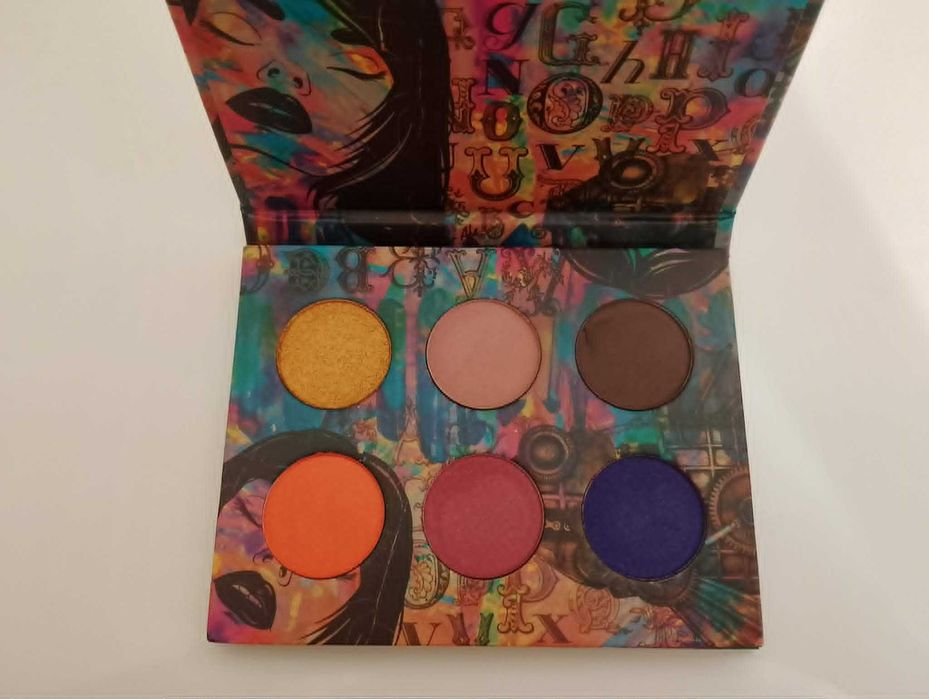 Colour Junika, Street Art, paleta cieni do powiek