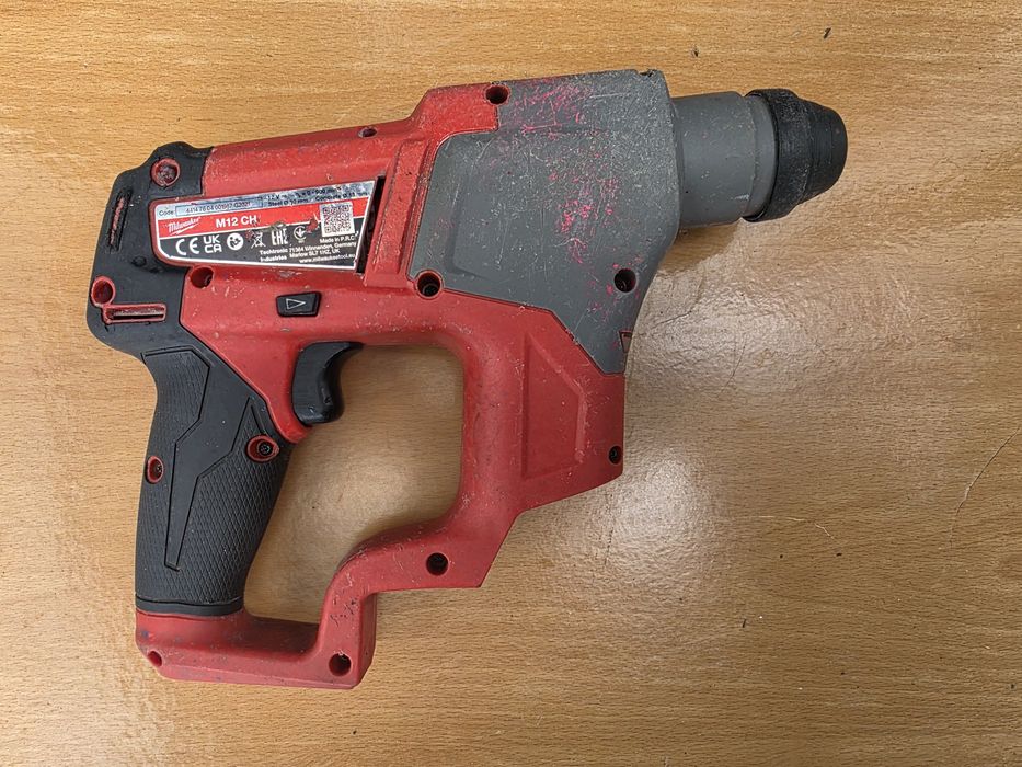 Milwaukee m12 ch . Młotowiertarka