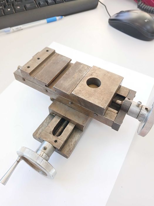 Продольна та поперечна подача (супорт)