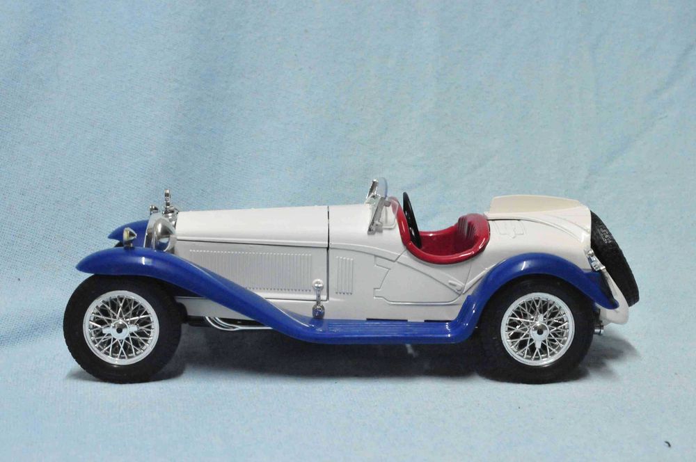 Burago - Alfa Romeo 2300 Spider