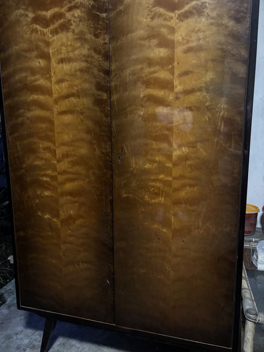 Duża szafa bez półek