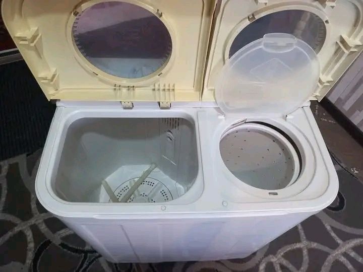 Пральна машинка напівавтомат