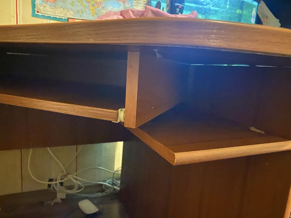 Продам стіл письмовий кутовий