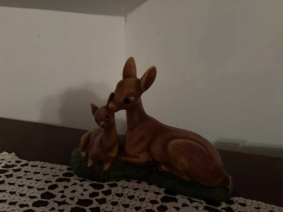 Estatueta em gesso pintado