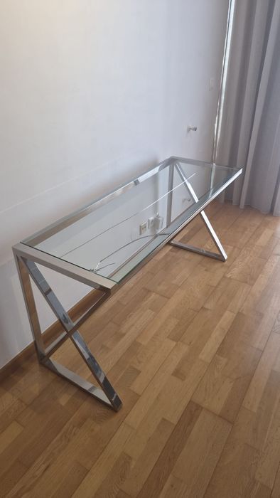 Consola / mesa de apoio  com design moderno