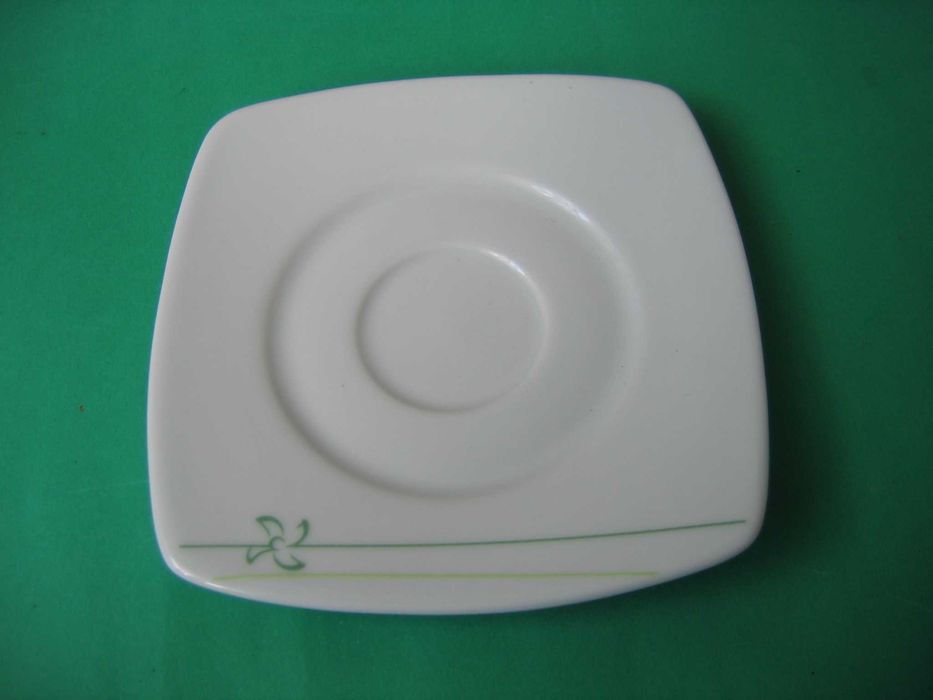 Komplet filiżanek do kawy ze spodeczkami - NIEUŻYWANE