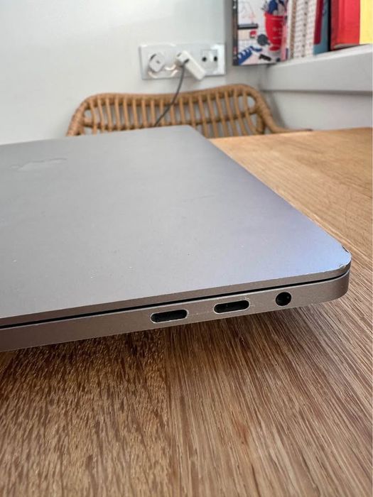 MacBook Pro 16” (2019) – i9, 32GB RAM, 1TB SSD