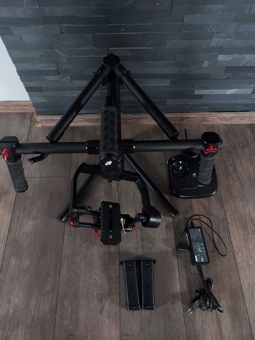 dji ronin m . profesionalny  stabilizator obrazu
