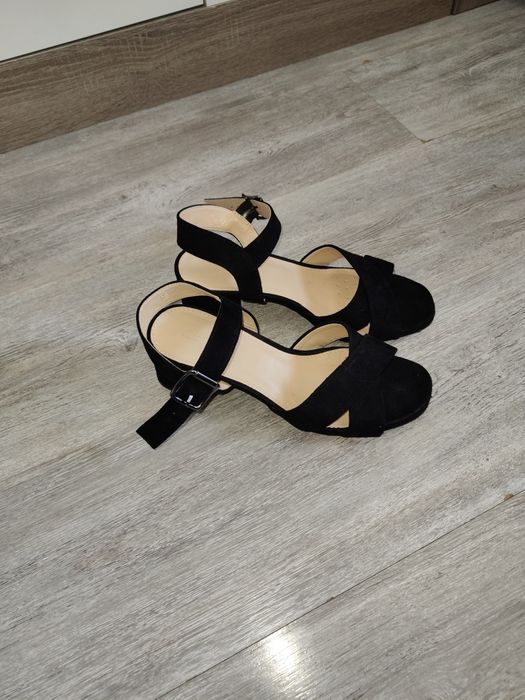 Buty na obcasie sandały Clara Barson 36