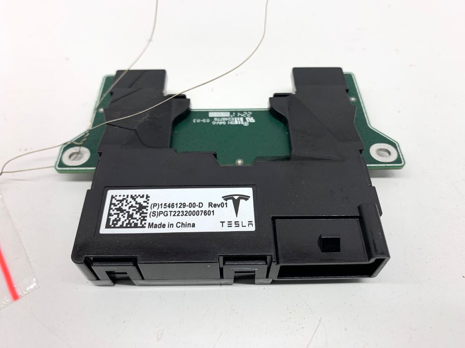 GNIAZDO USB TESLA MODEL Y 1546129-00-D ZŁĄCZE
